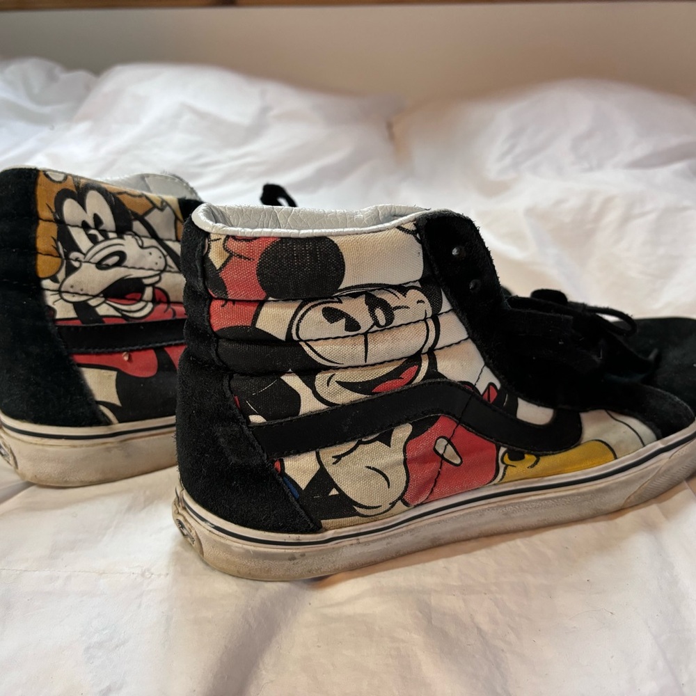 Disney Mickey Mouse and the Gang Vans
